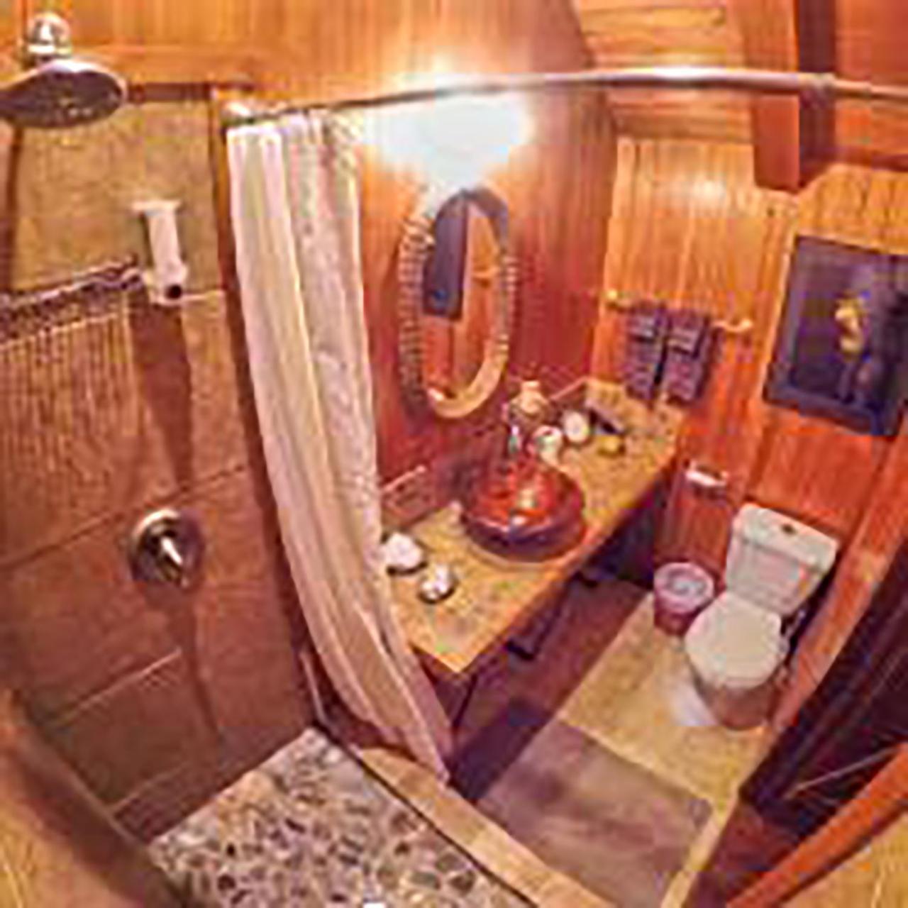 Hotel Wedgwood Manor And Glamping Retreat Crawford Bay Esterno foto