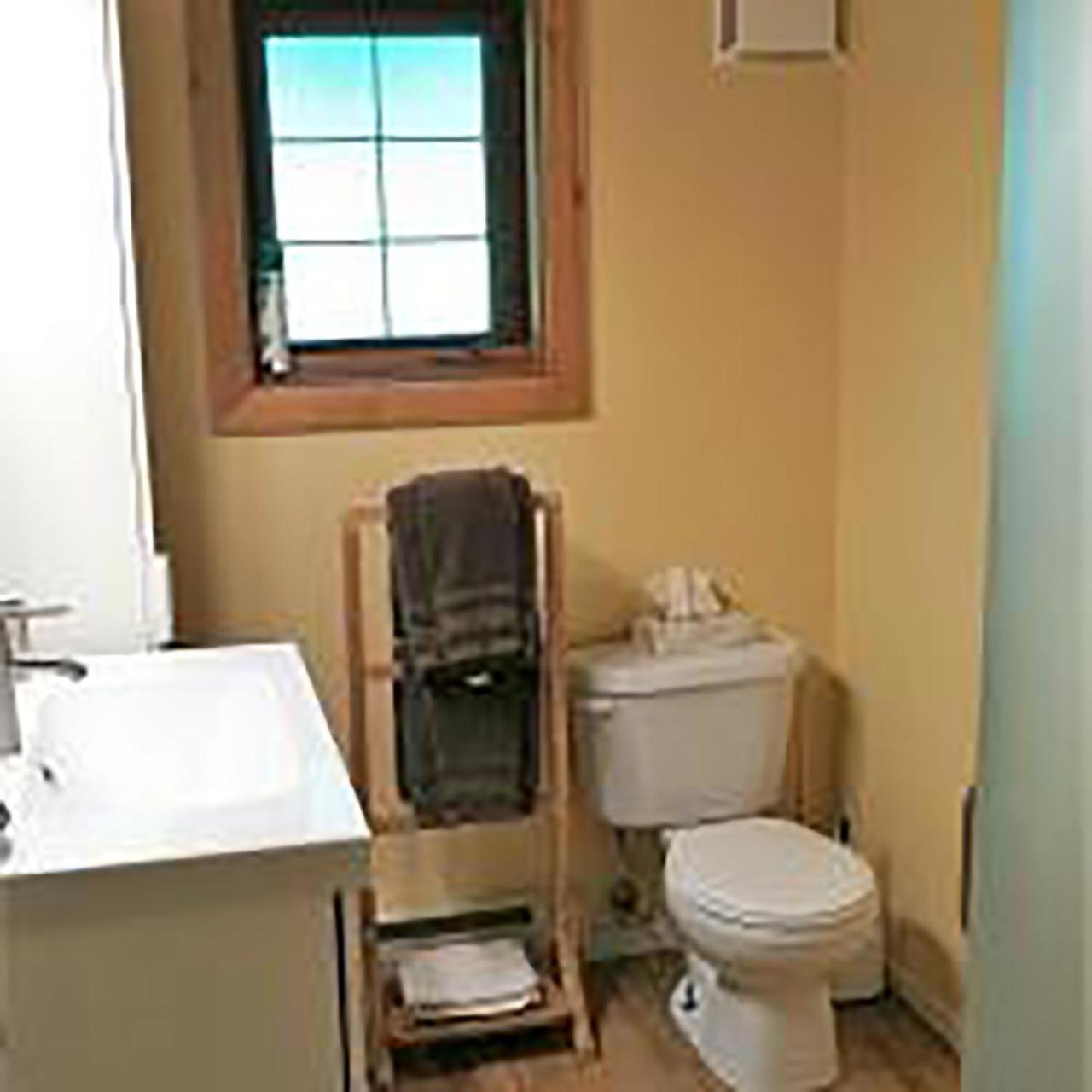 Hotel Wedgwood Manor And Glamping Retreat Crawford Bay Esterno foto