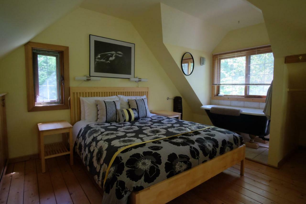 Hotel Wedgwood Manor And Glamping Retreat Crawford Bay Esterno foto