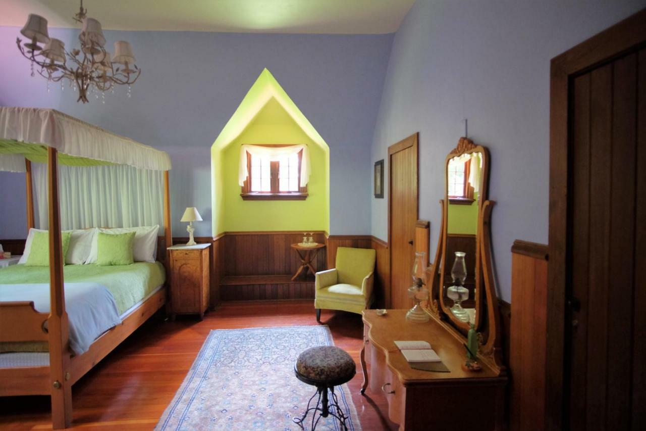 Hotel Wedgwood Manor And Glamping Retreat Crawford Bay Esterno foto